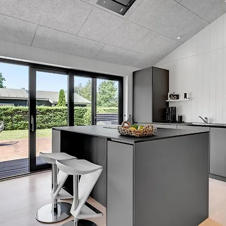 Feriehus Lovely In Grenaa With Wifi Grenå